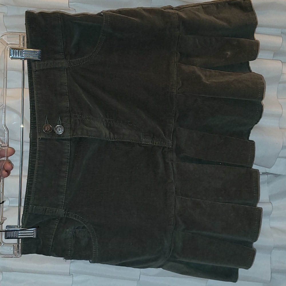 Olive green high-rise holister skirt